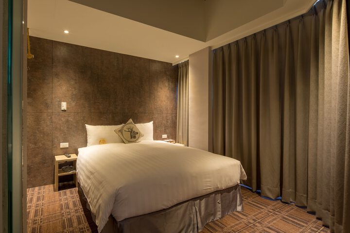 Room 30 of 76