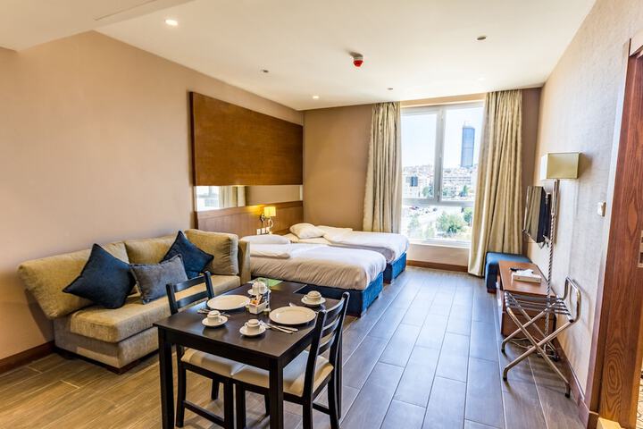 Room 16 of 36