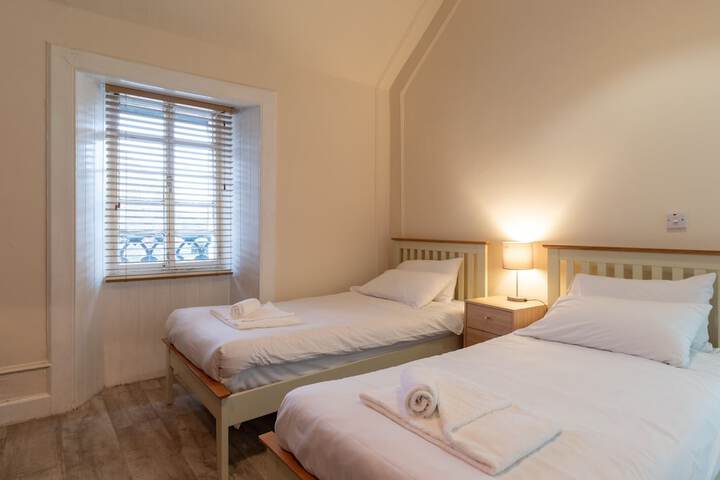 Room 20 of 35