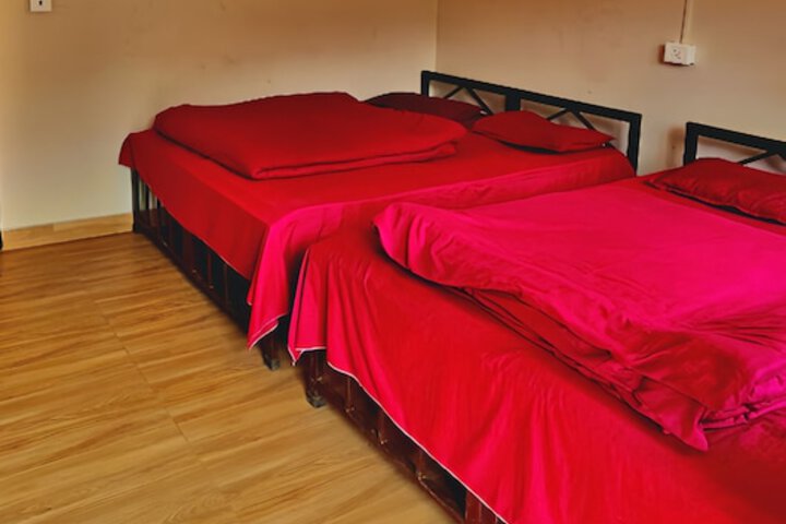 Room 3 of 8