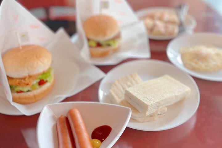 Breakfast meal