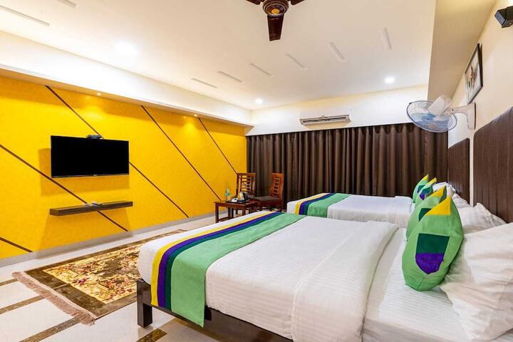 Room 8 of 26