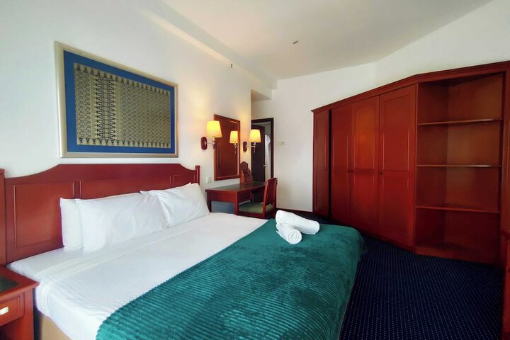 Room 71 of 650