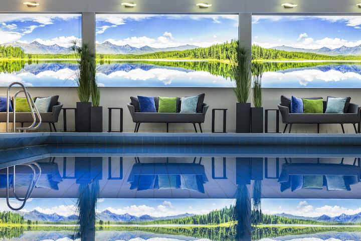 Pool Hotel