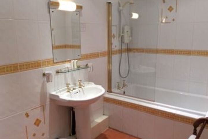 Room 4 of 22