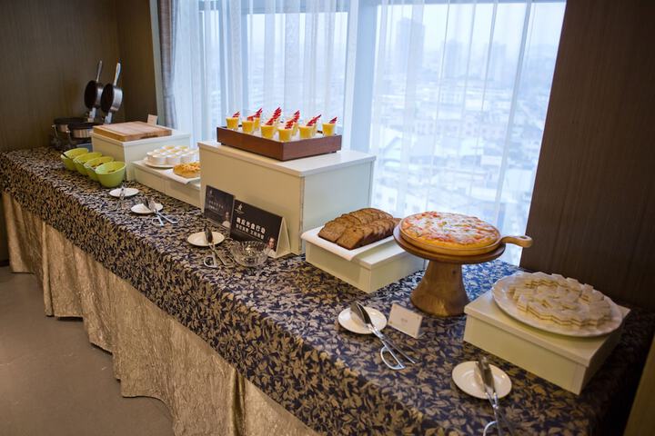 Dining 54 of 63