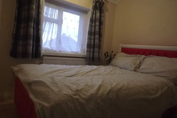 Room 5 of 14