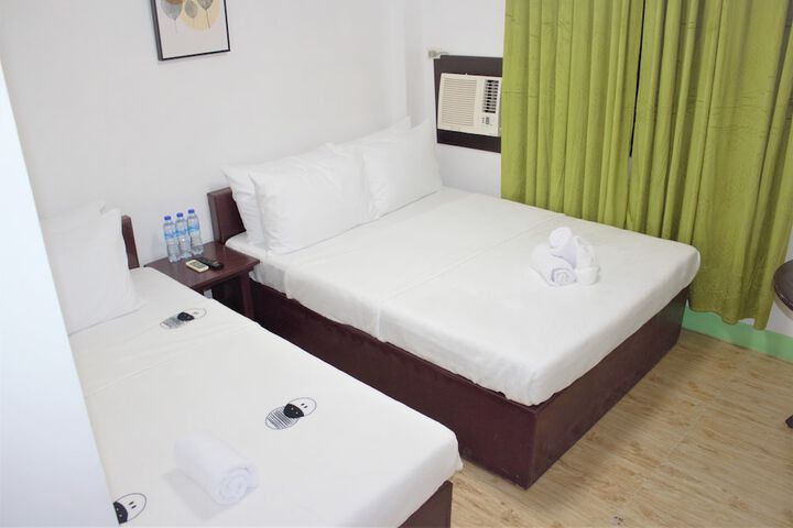 Room 6 of 31