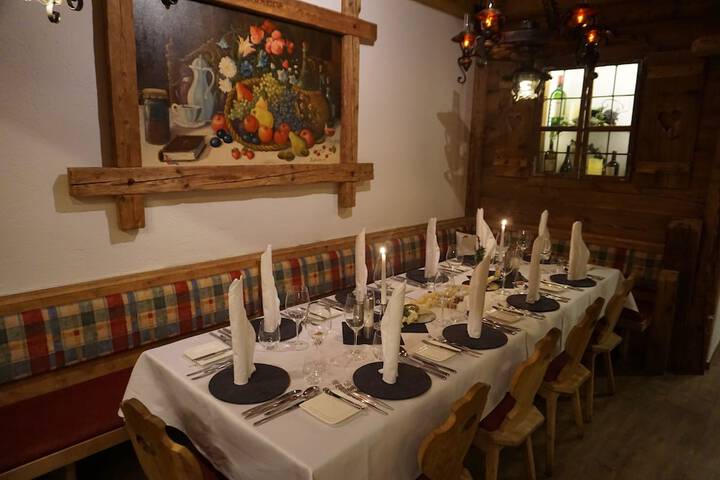 Dining 40 of 55