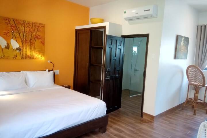 Room 27 of 178