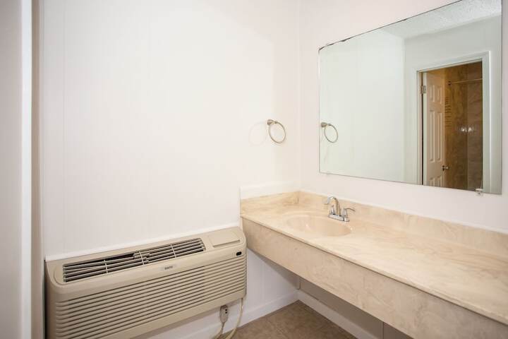 Room 70 of 114