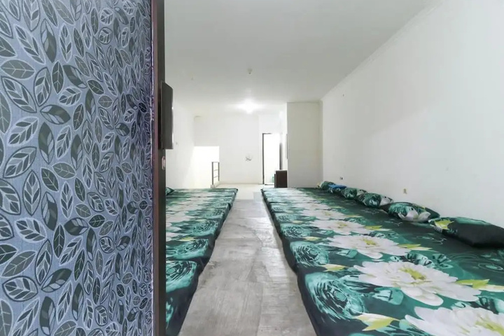 Room 2 of 19