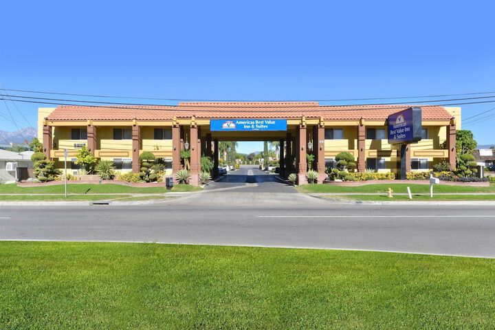 hotels in fontana ca on valley blvd