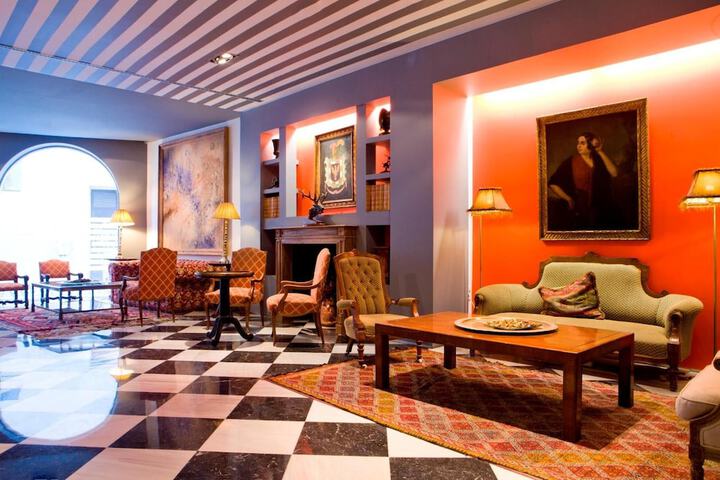 Entrance & Lobby