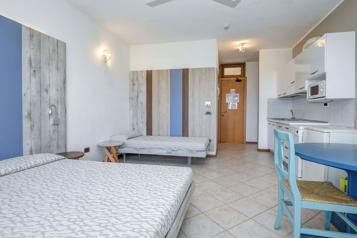 Room 16 of 203