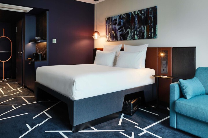 Room 31 of 64