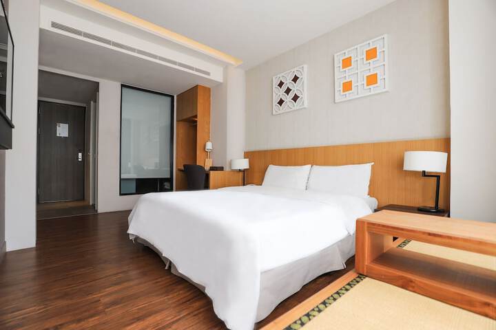 Room 29 of 70