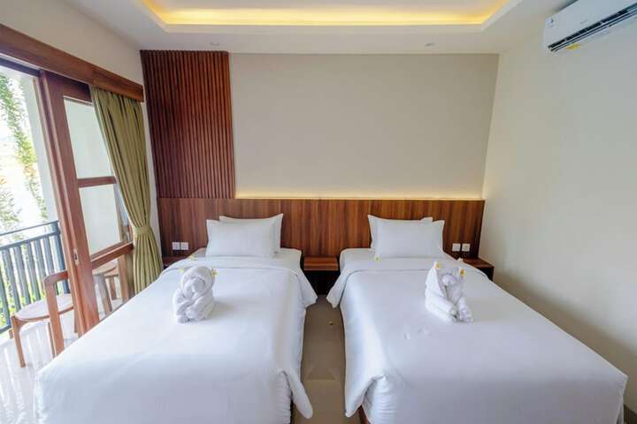 Room 10 of 105