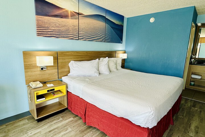 Room 12 of 35