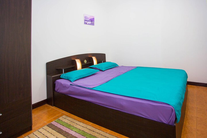 Room 10 of 16