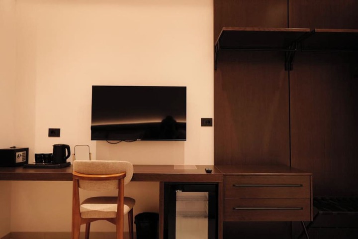 Room 27 of 75