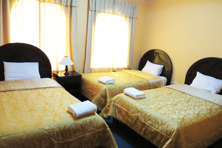 Room 4 of 10
