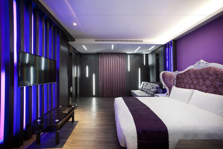 Room 7 of 35