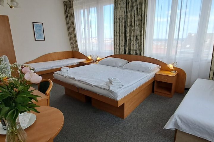 Room 5 of 51