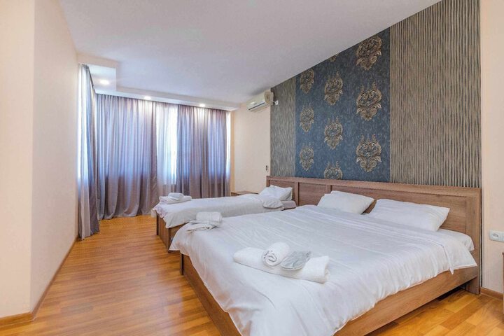 Room 4 of 24