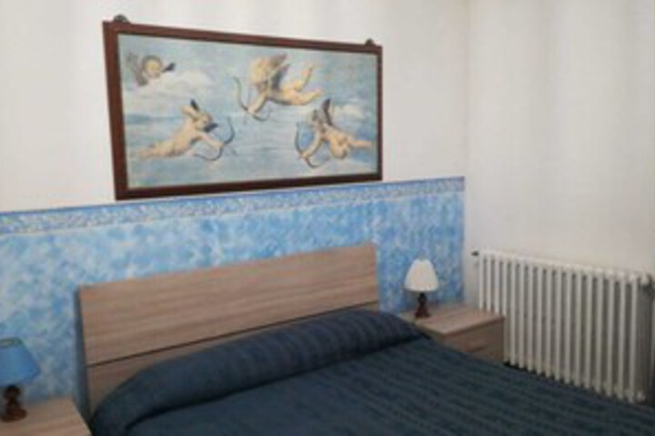 Room 35 of 41