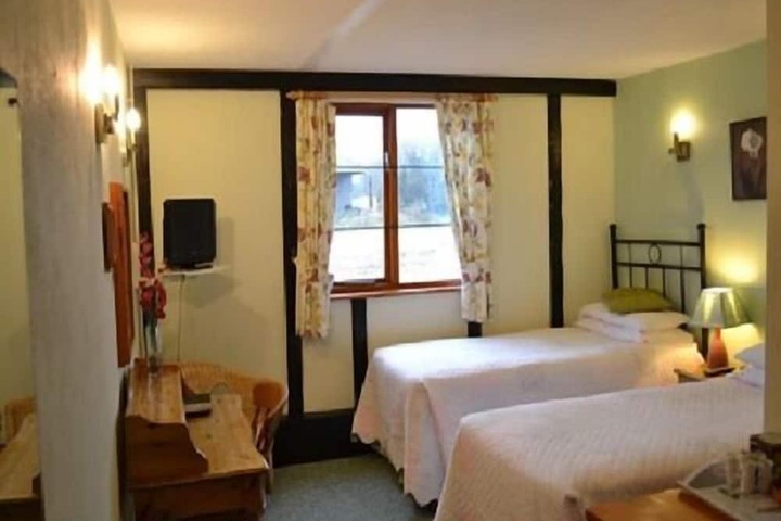 Room 3 of 13