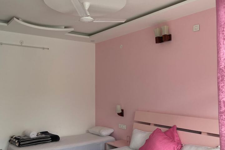 Room 21 of 34