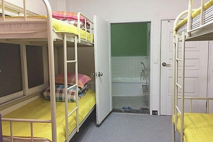 Room 17 of 22