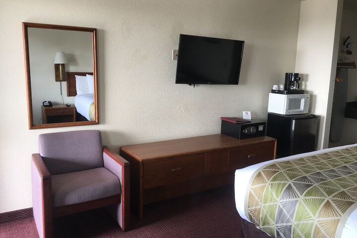 Room 18 of 42