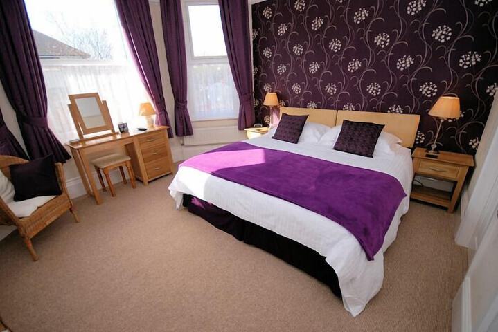 Room 9 of 31