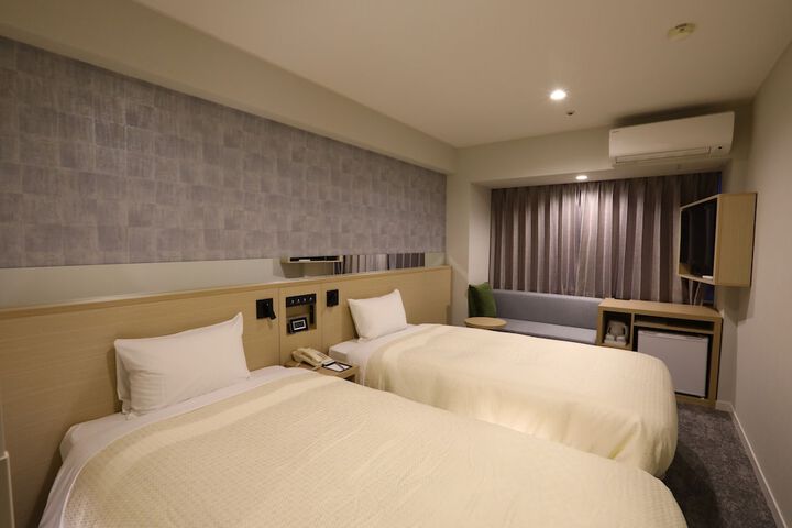 Room 25 of 62