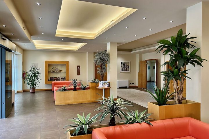 Hotel Interior 7 of 86