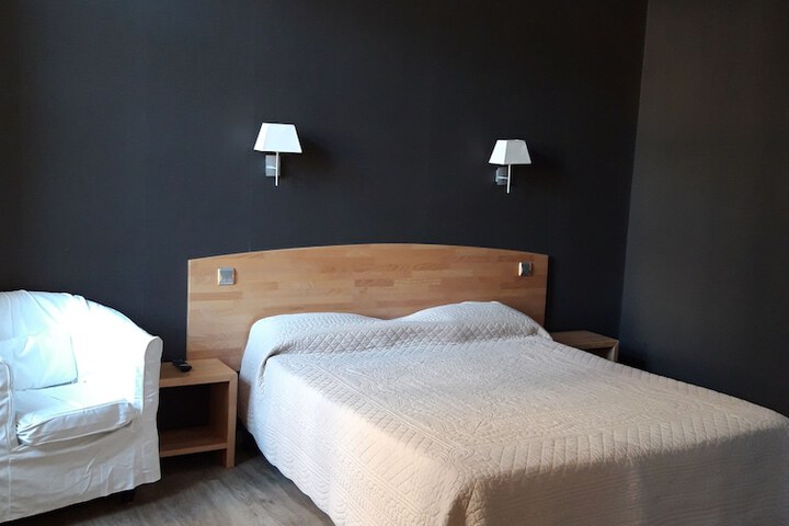 Room 6 of 26