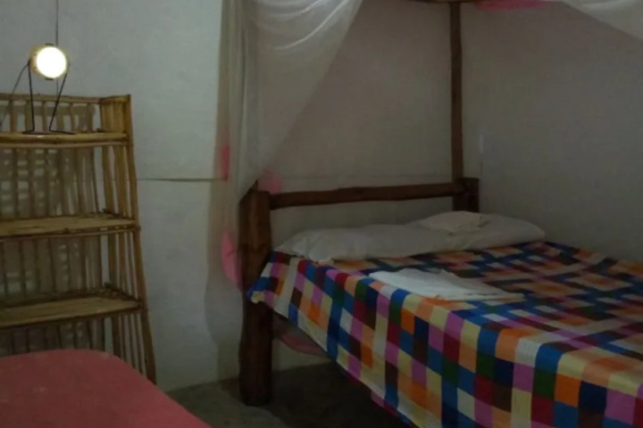Room 4 of 17