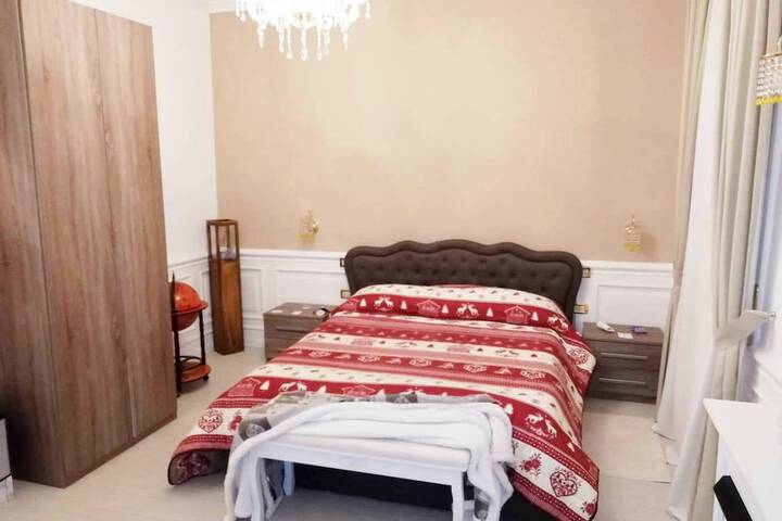 Room 8 of 13
