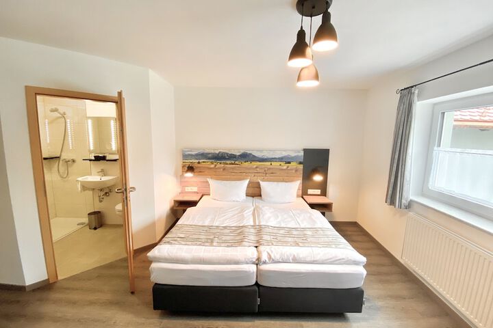 Room 8 of 35