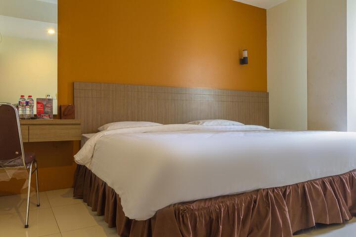 Room 10 of 19