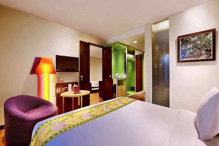 Room 7 of 32