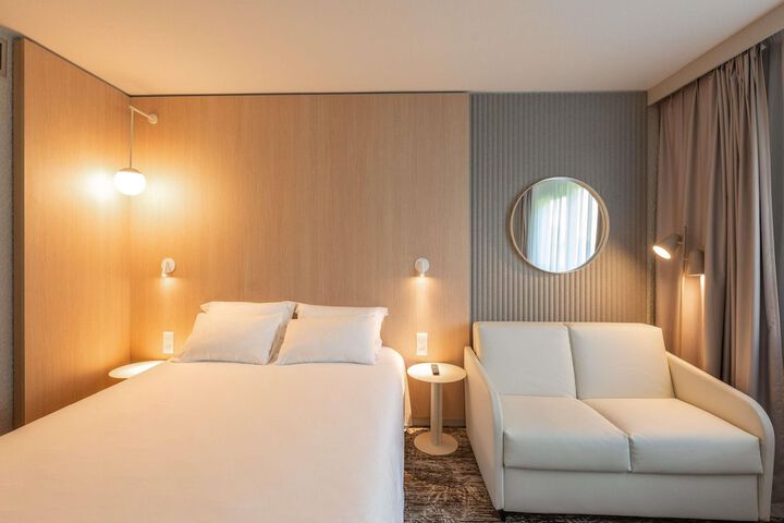 Room 21 of 103