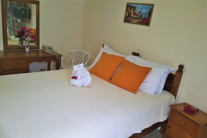 Room 14 of 49