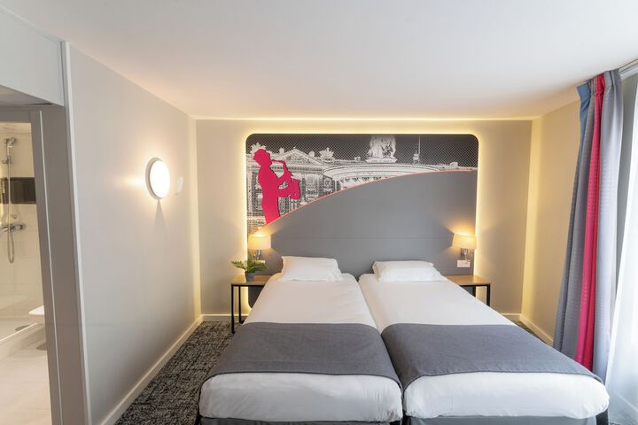 Room 13 of 43