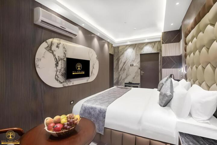 Hotel Shady Oaks