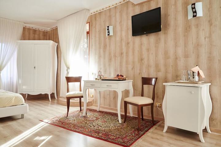 Room 19 of 49