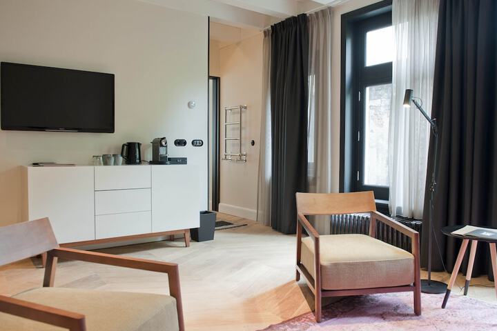 Room 32 of 56
