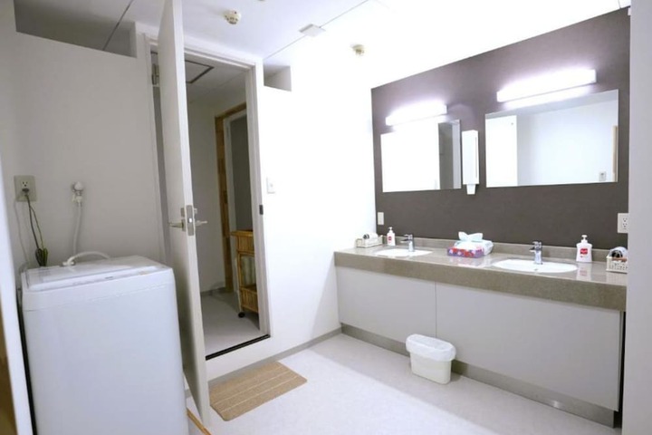 Room 13 of 26